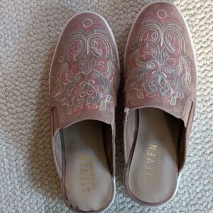 STEVE MADDEN Women's Pink and Tan Embroidered Mules 8M